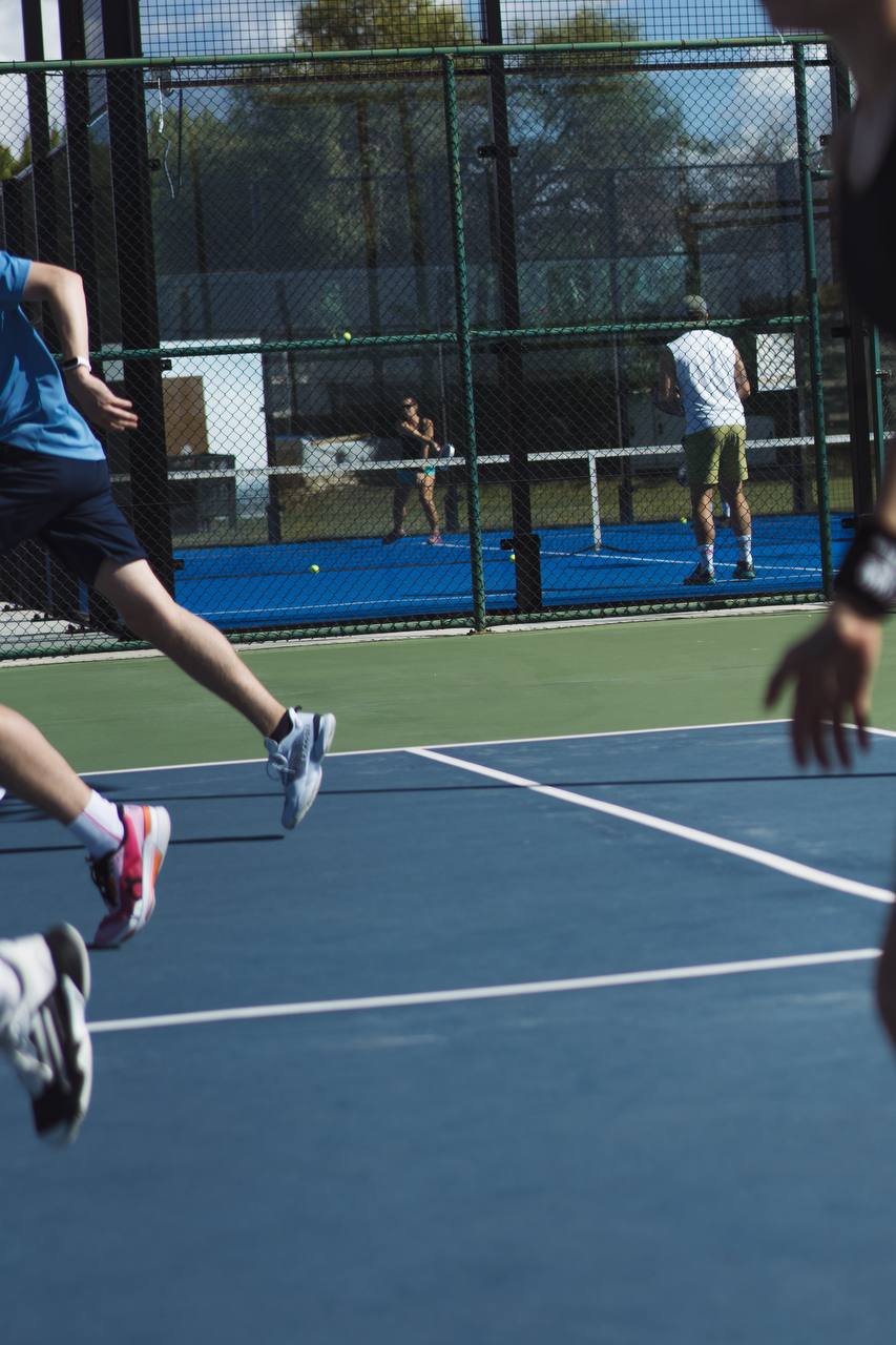 Игра в теннис