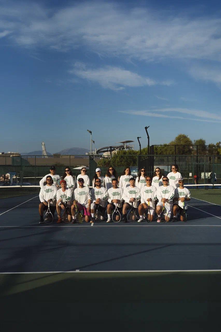 Участники кэмпа на корте