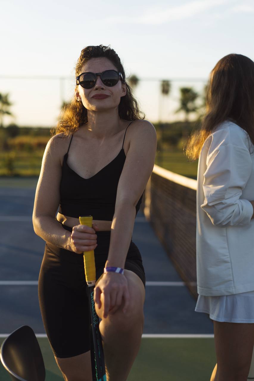 На корте на закате